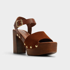 Aldo Niloria in Tan -