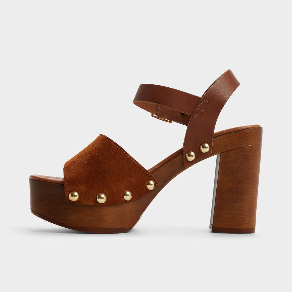 Aldo Niloria in Tan -