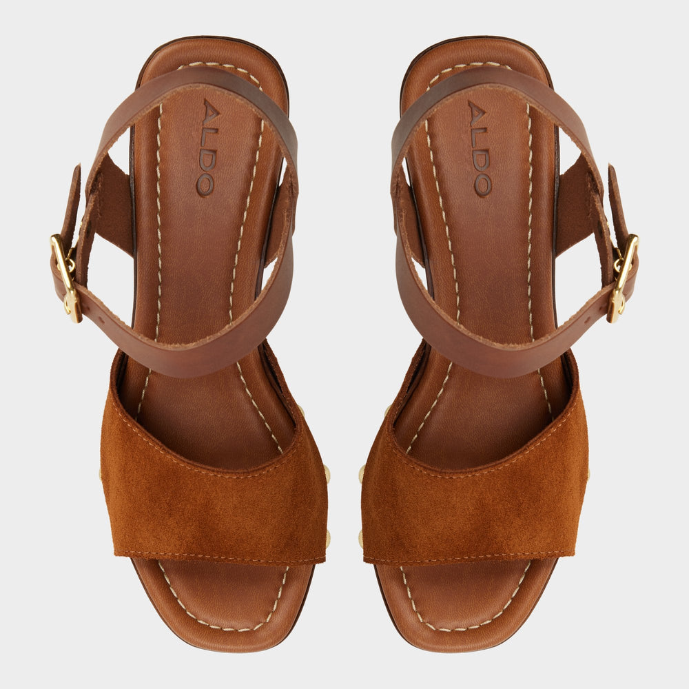 Aldo Niloria in Tan -