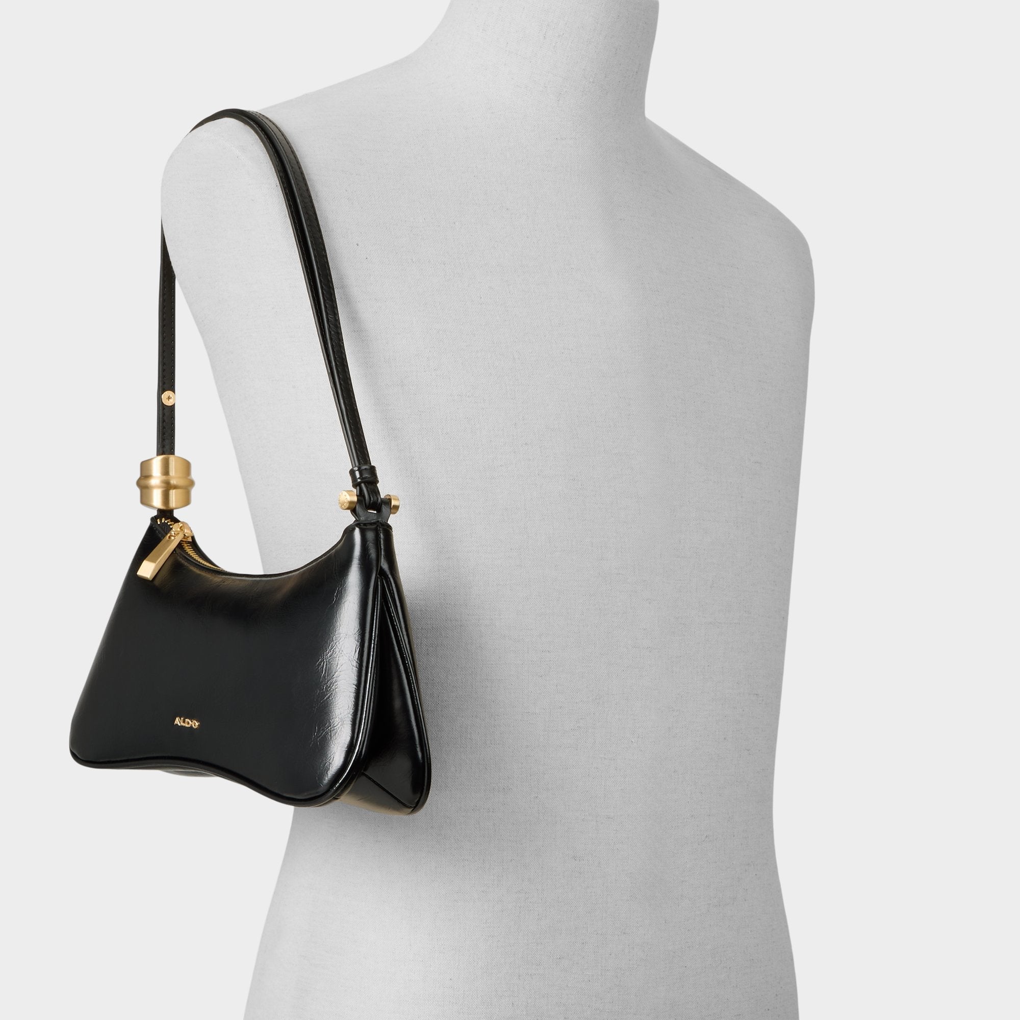Aldo Amelliee in Black Overflow -