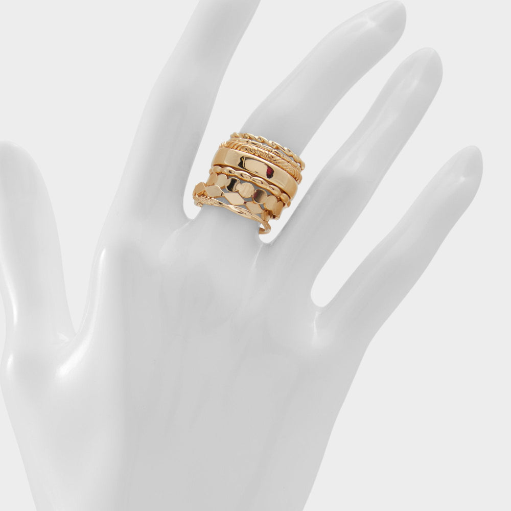 Aldo Tirari in Gold -
